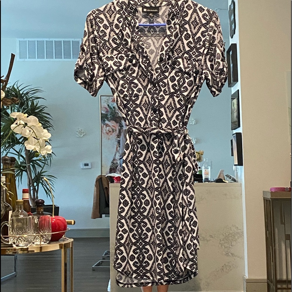 Valerie Bertinelli black and white dress. Size 4